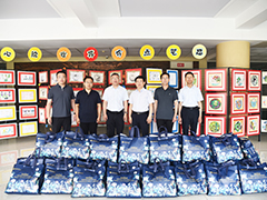 公司走訪(fǎng)慰問(wèn)玉龍湖小學(xué)